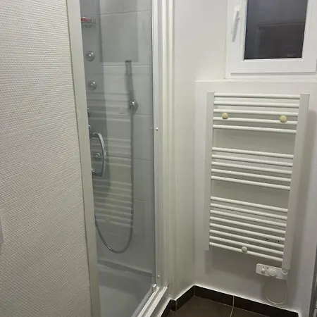 A L Ombre Du Tilleul Apartment *