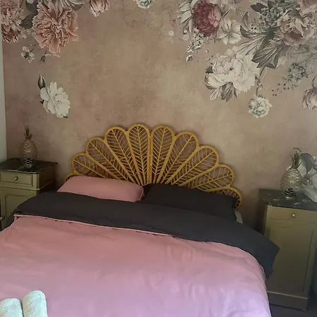 A L Ombre Du Tilleul Apartment *